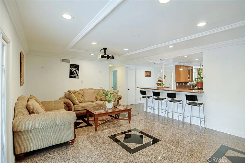 25532 Charlemagne Laguna Hills, CA 92653