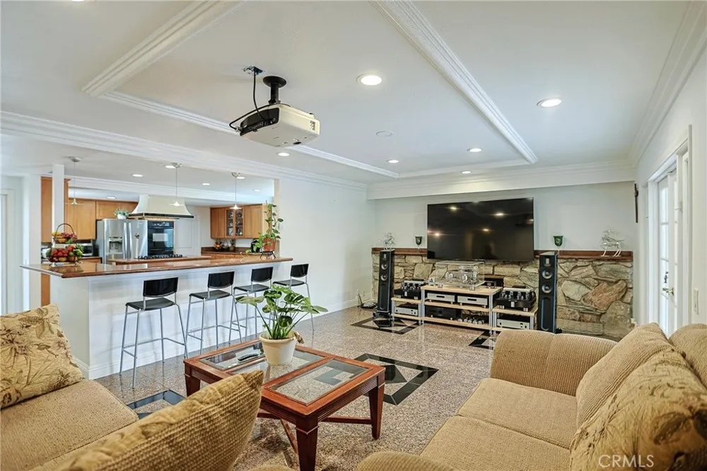 25532 Charlemagne Laguna Hills, CA 92653