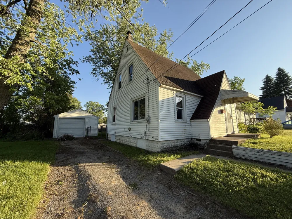 26 Edna Avenue Pontiac, MI 48341
