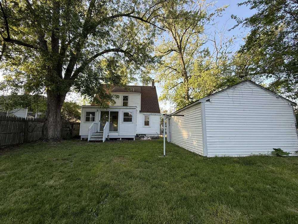 26 Edna Avenue Pontiac, MI 48341