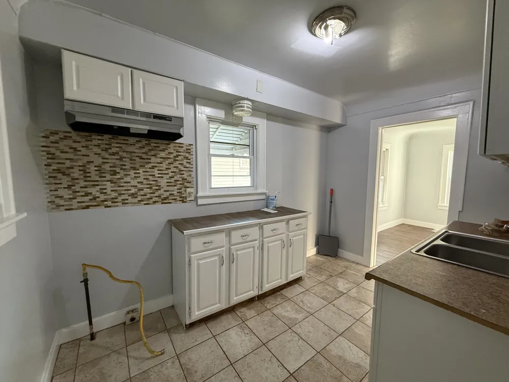 26 Edna Avenue Pontiac, MI 48341