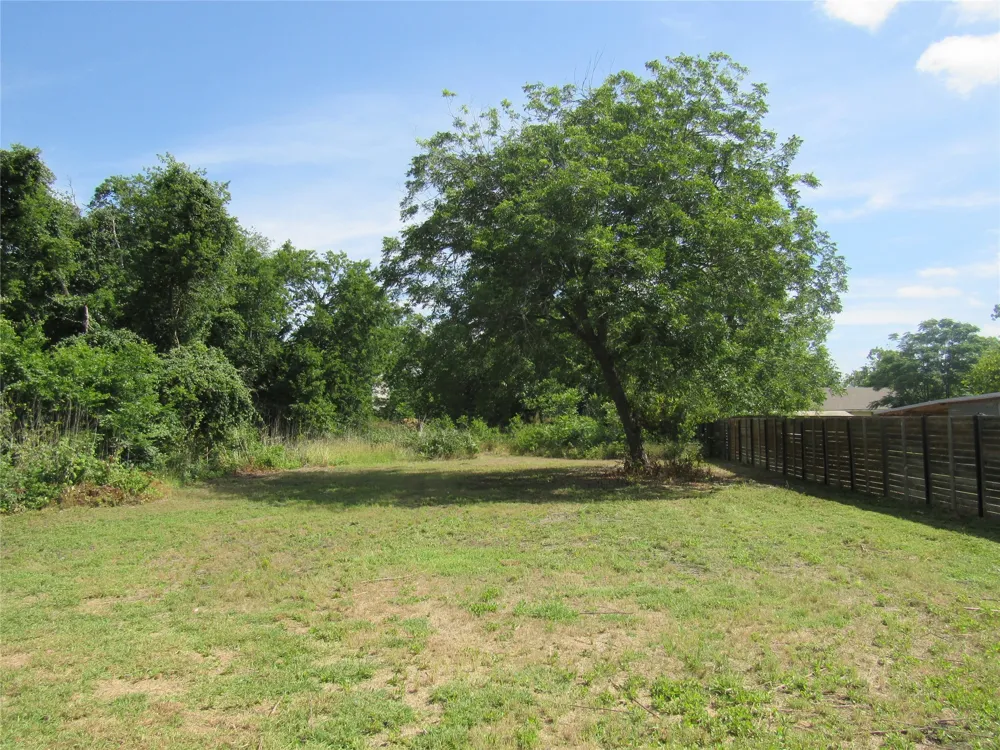 748 W Elm Street Bartlett, TX 76511