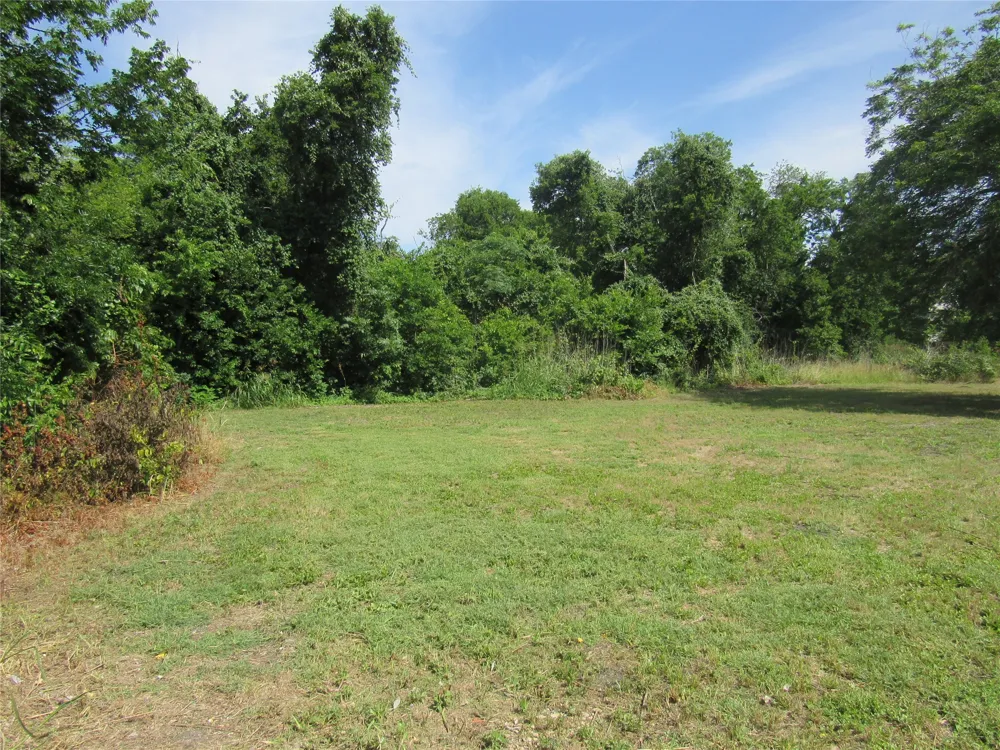 748 W Elm Street Bartlett, TX 76511