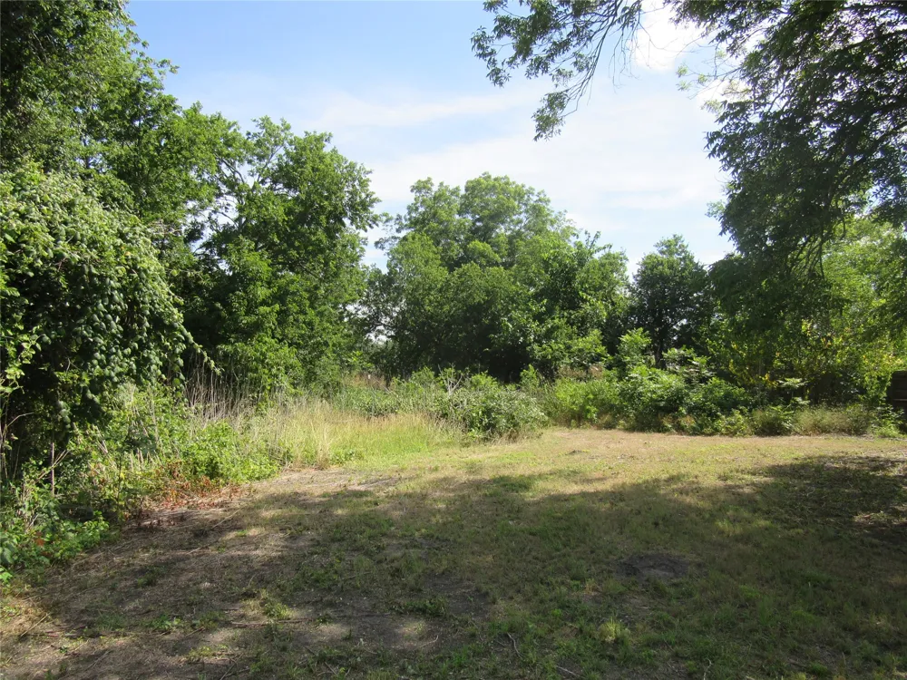 748 W Elm Street Bartlett, TX 76511