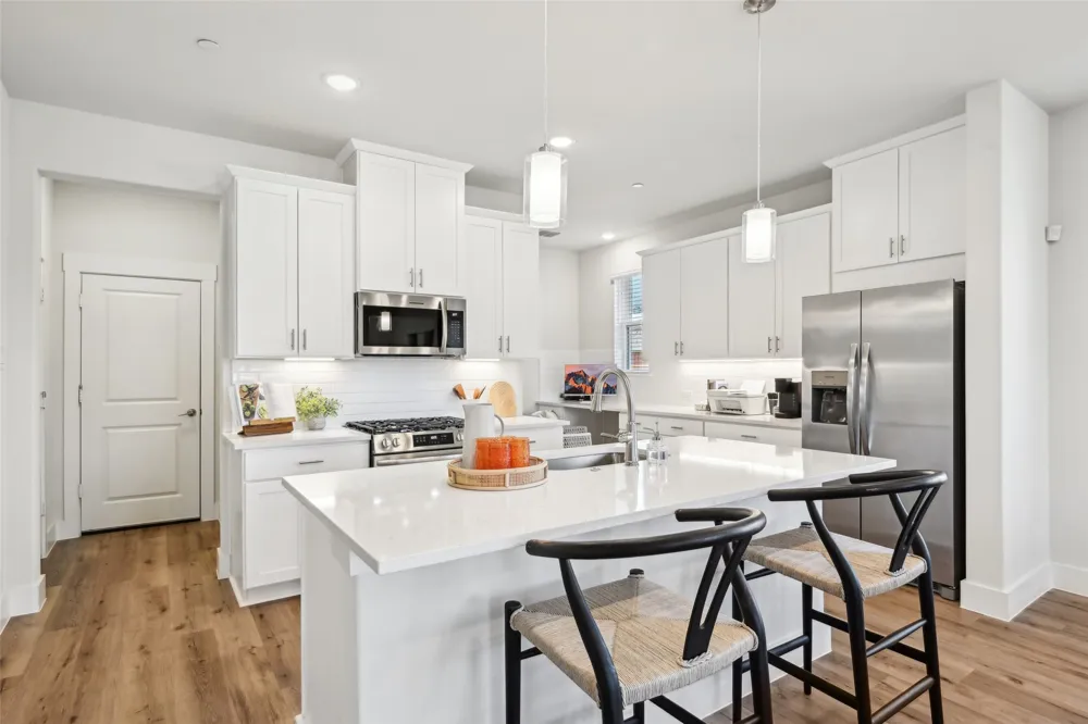 12895 Red Hawk Drive #4 Farmers Branch, TX 75234