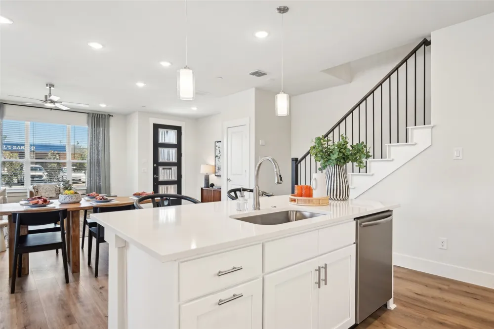 12895 Red Hawk Drive #4 Farmers Branch, TX 75234