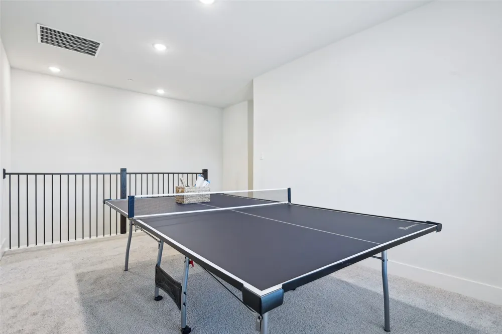 12895 Red Hawk Drive #4 Farmers Branch, TX 75234