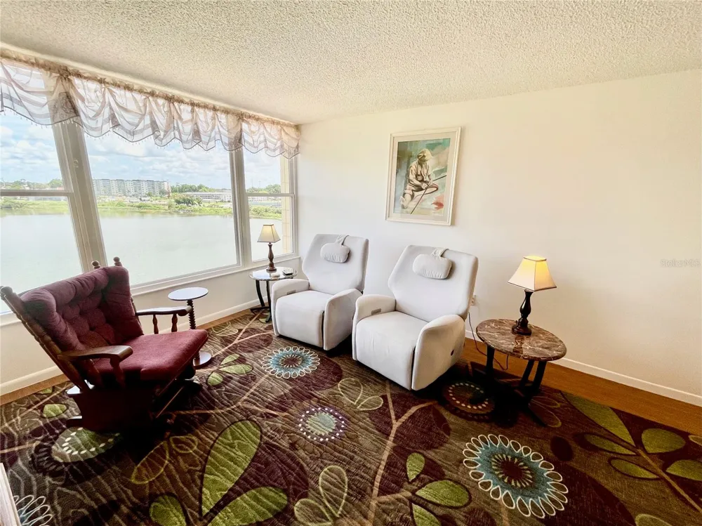 700 MIRROR TERRACE NW #705 Winter Haven, FL 33881