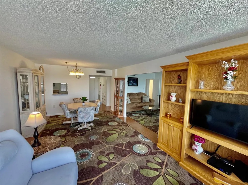700 MIRROR TERRACE NW #705 Winter Haven, FL 33881