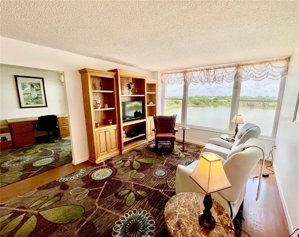 700 MIRROR TERRACE NW #705 Winter Haven, FL 33881