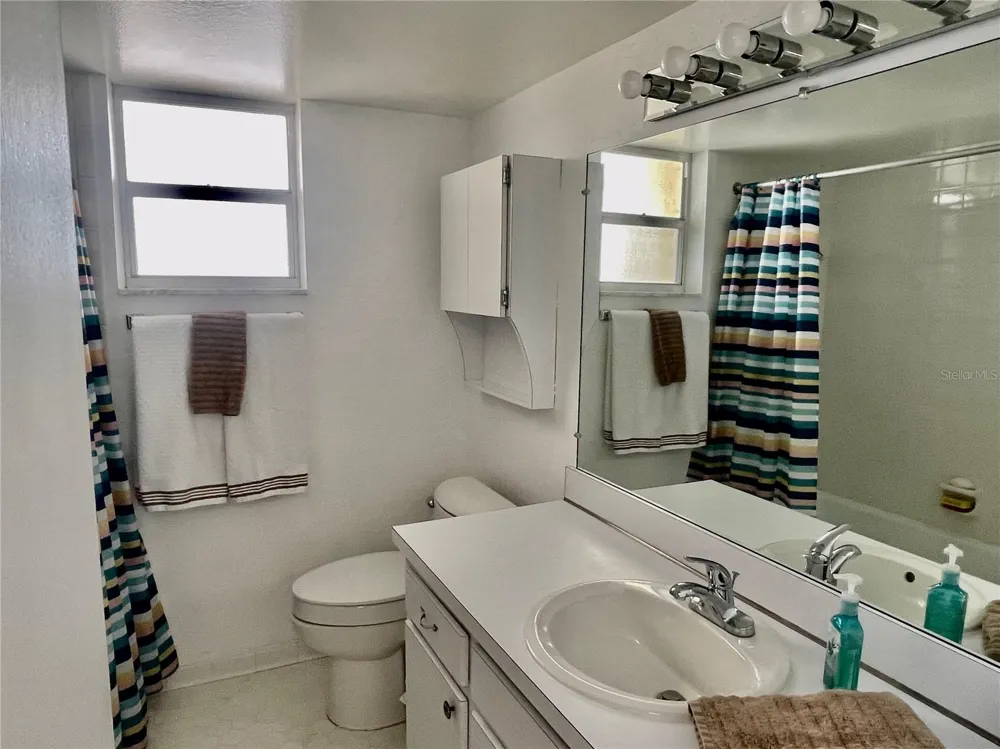 700 MIRROR TERRACE NW #705 Winter Haven, FL 33881