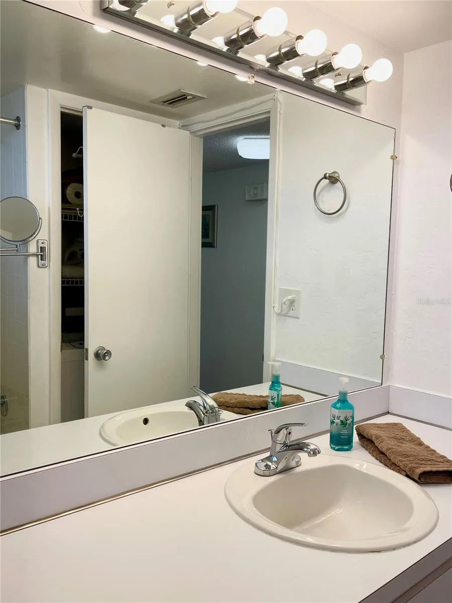 700 MIRROR TERRACE NW #705 Winter Haven, FL 33881