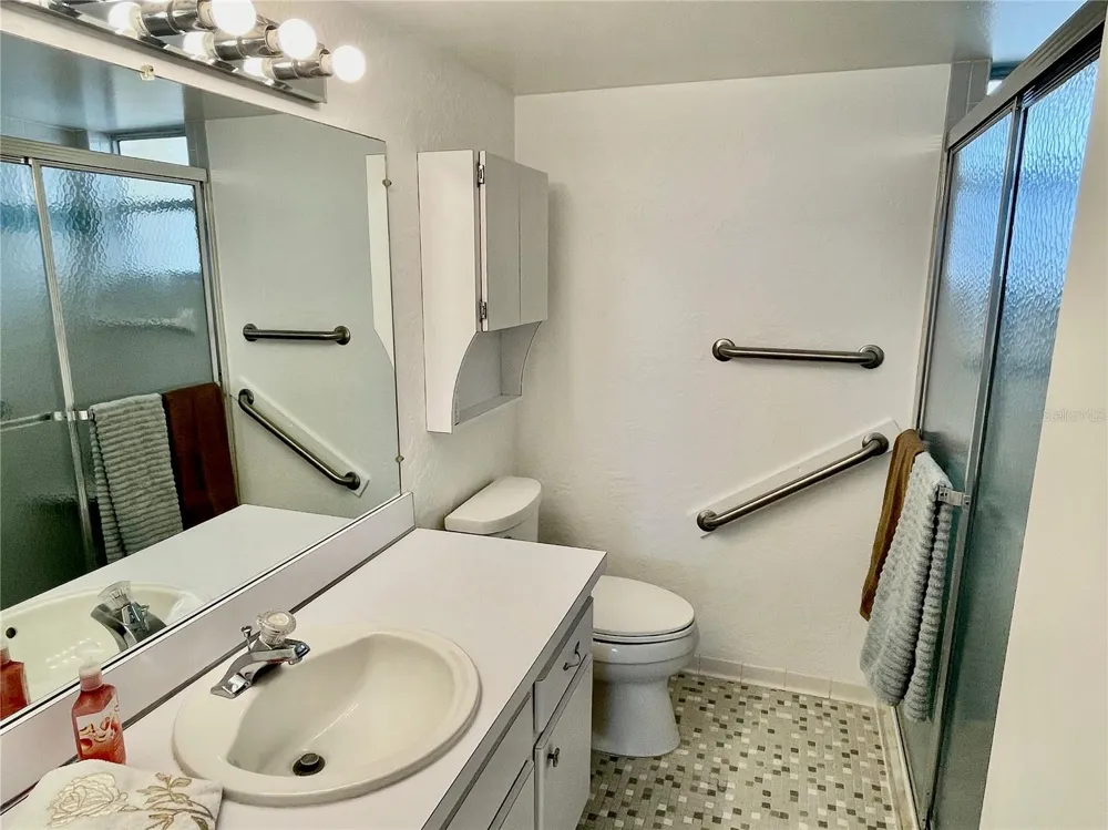 700 MIRROR TERRACE NW #705 Winter Haven, FL 33881