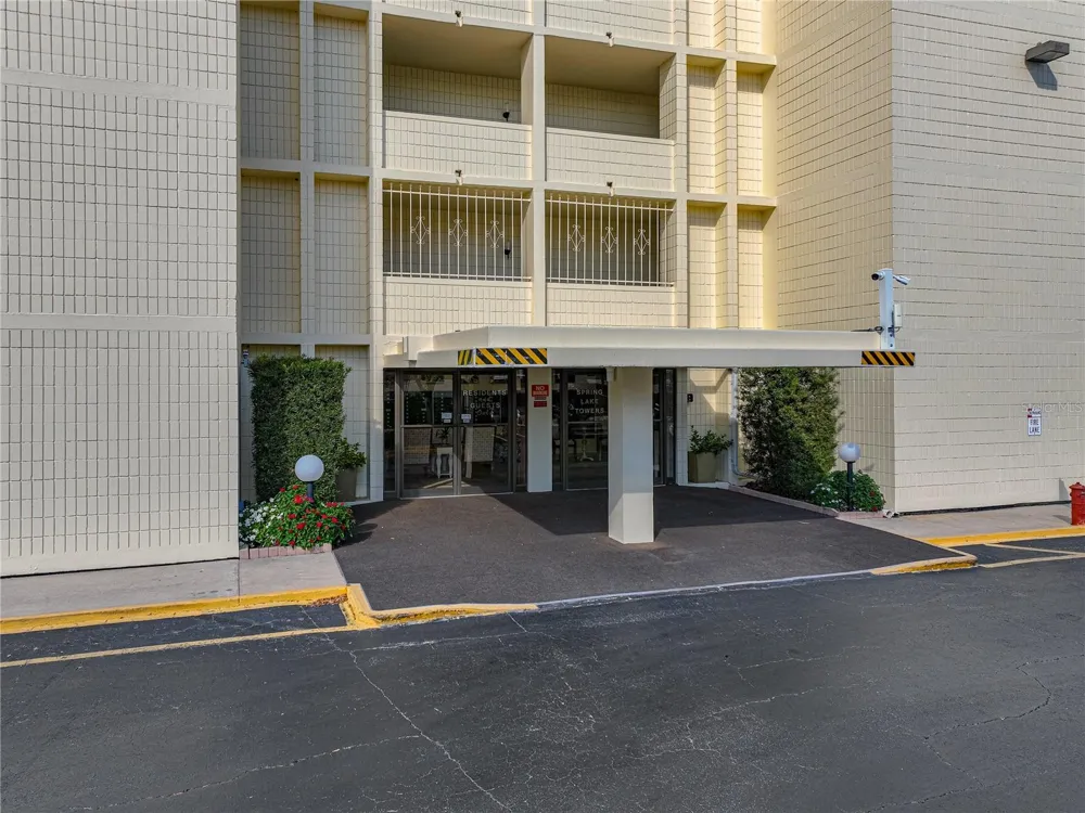700 MIRROR TERRACE NW #705 Winter Haven, FL 33881