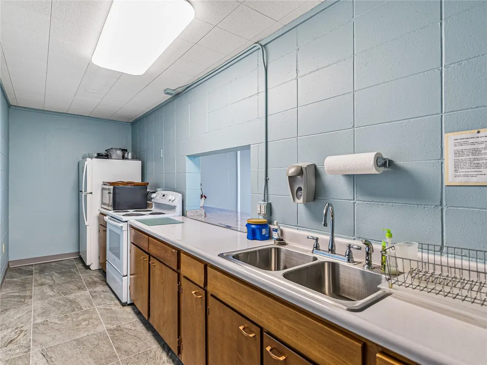 700 MIRROR TERRACE NW #705 Winter Haven, FL 33881
