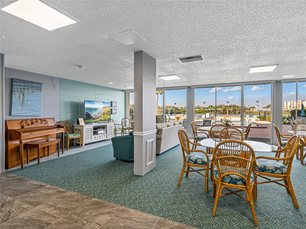 700 MIRROR TERRACE NW #705 Winter Haven, FL 33881