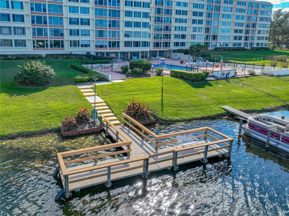 700 MIRROR TERRACE NW #705 Winter Haven, FL 33881