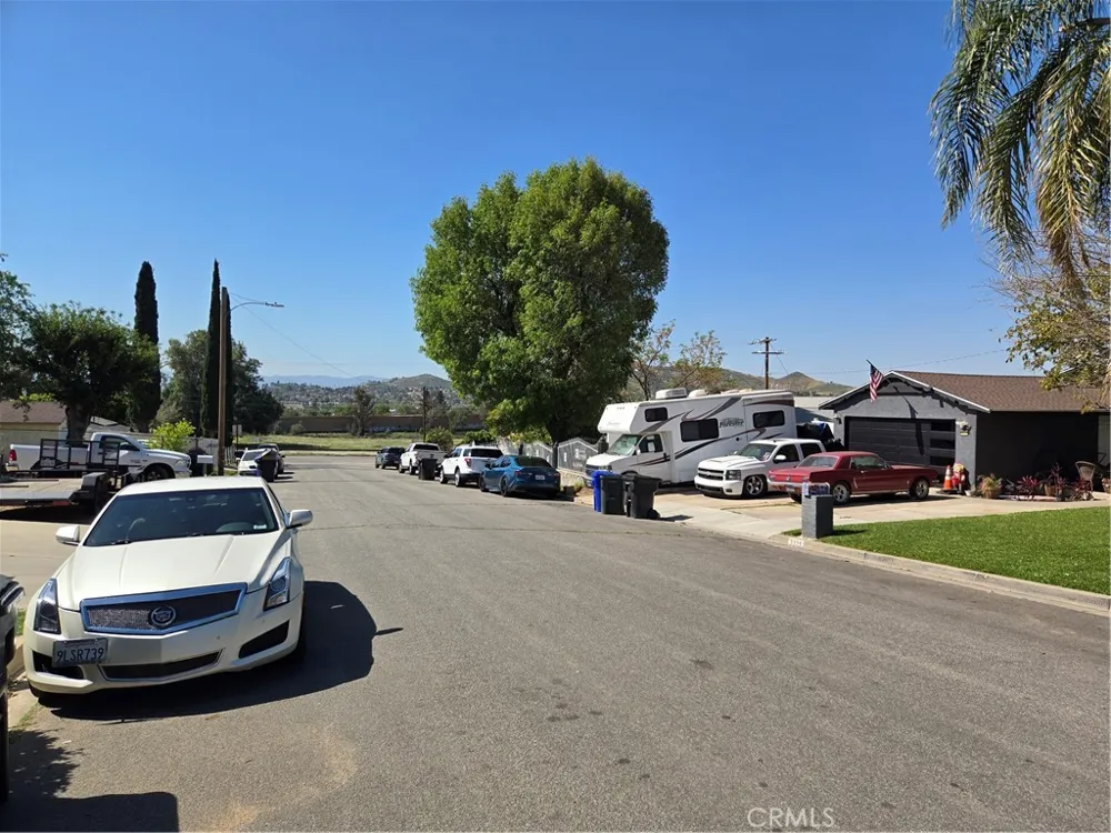 3290 Joel Jurupa Valley, CA 92509