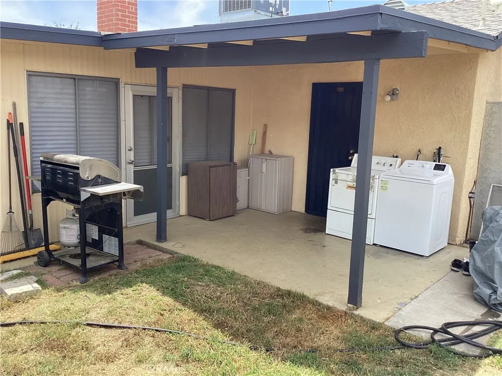 3290 Joel Jurupa Valley, CA 92509