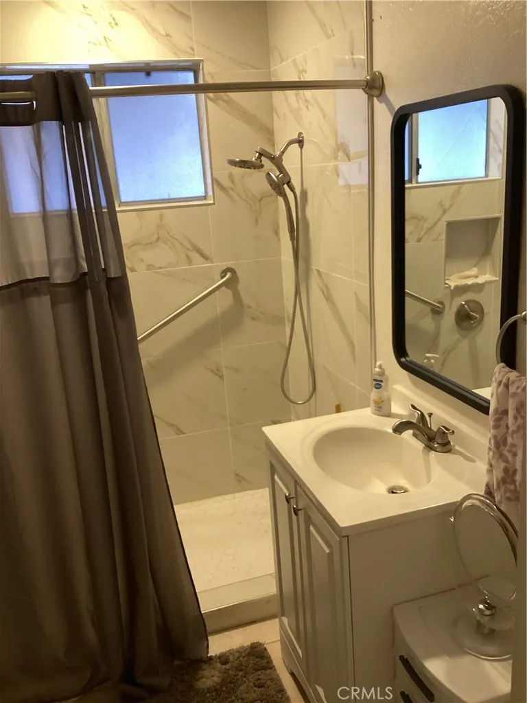 3290 Joel Jurupa Valley, CA 92509