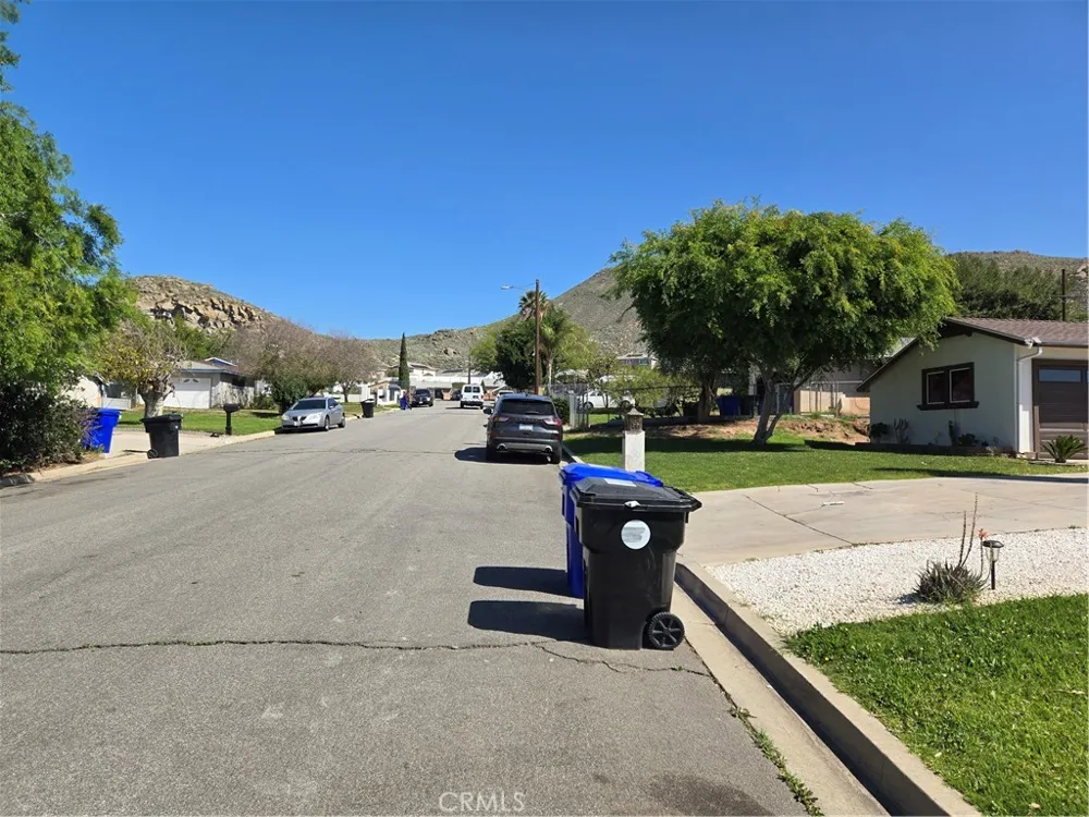 3290 Joel Jurupa Valley, CA 92509