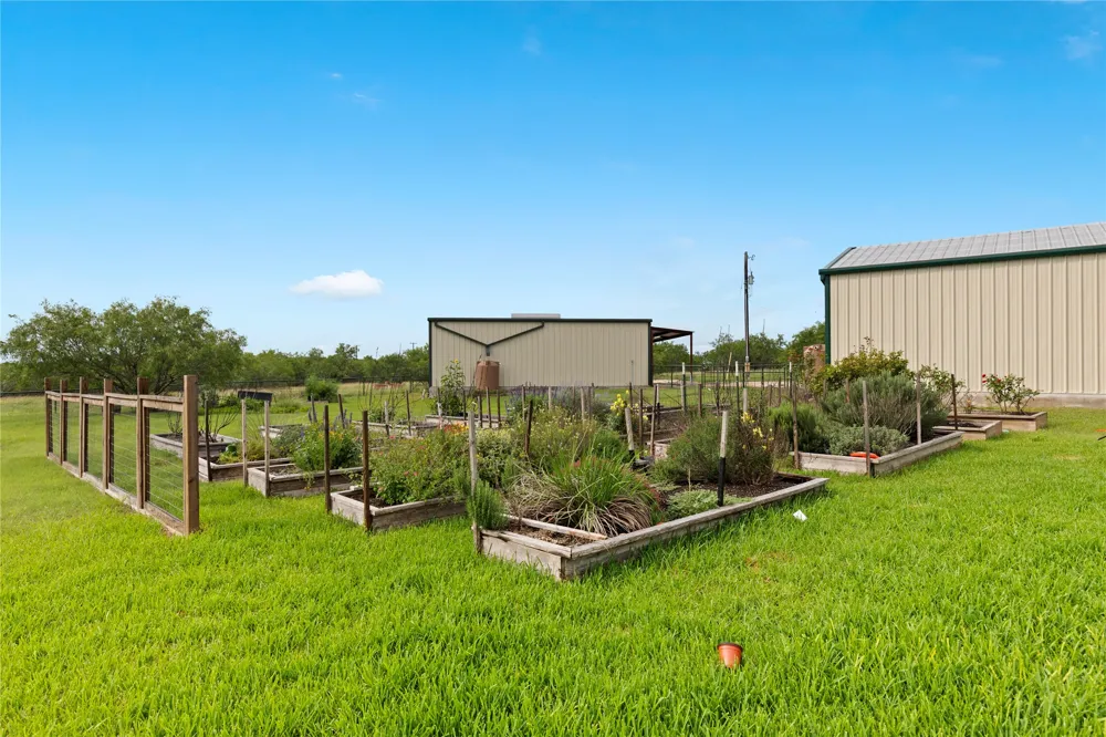 1293 Pioneer Road Seguin, TX 78155
