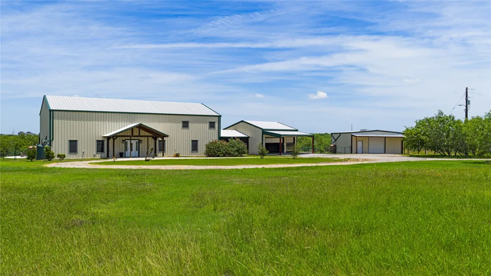 1293 Pioneer Road Seguin, TX 78155