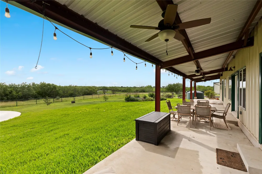 1293 Pioneer Road Seguin, TX 78155