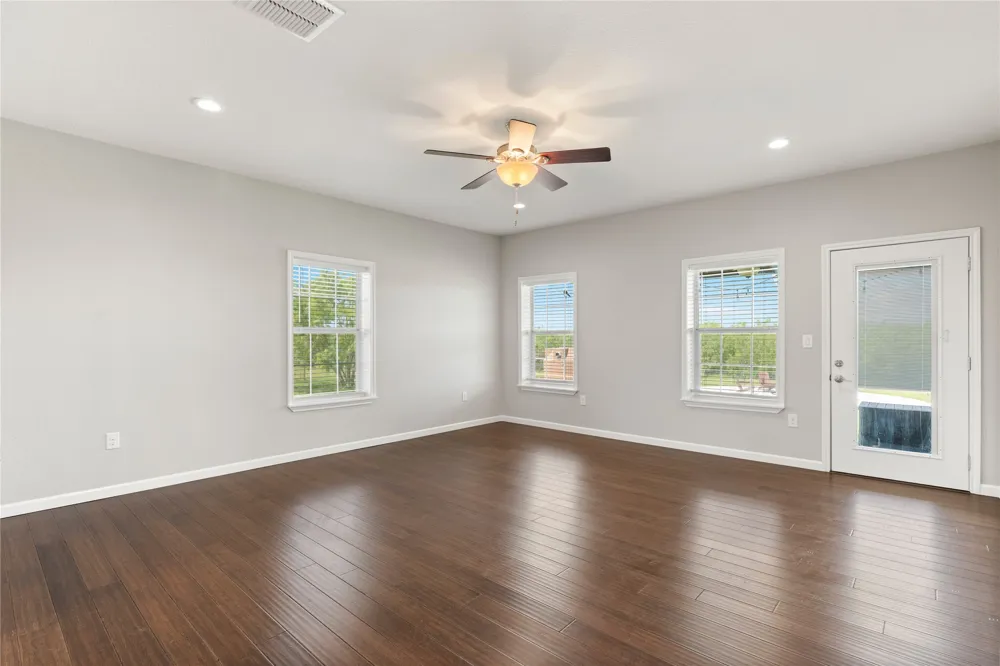 1293 Pioneer Road Seguin, TX 78155
