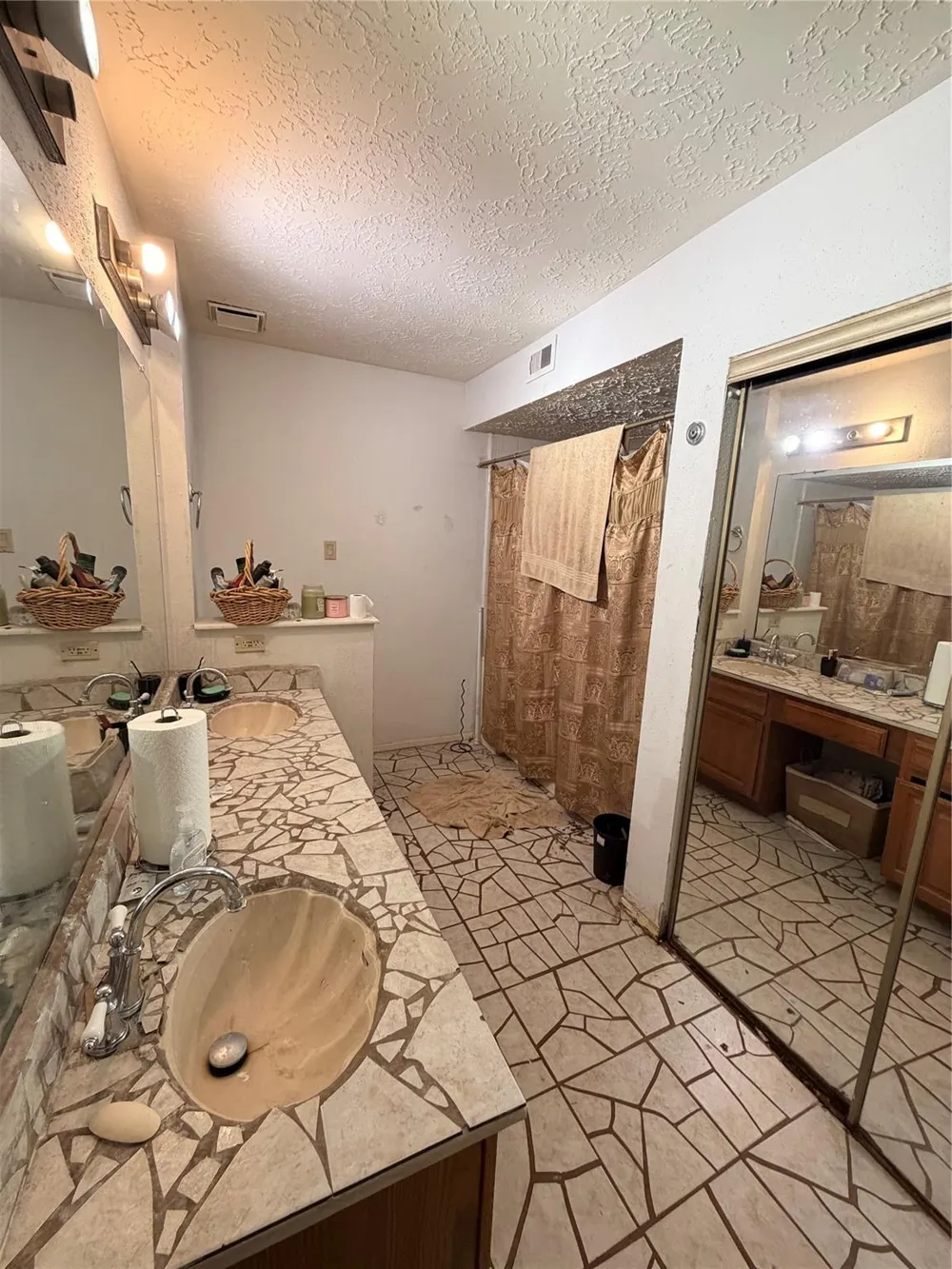 8518 Scenic Green Drive Houston, TX 77088