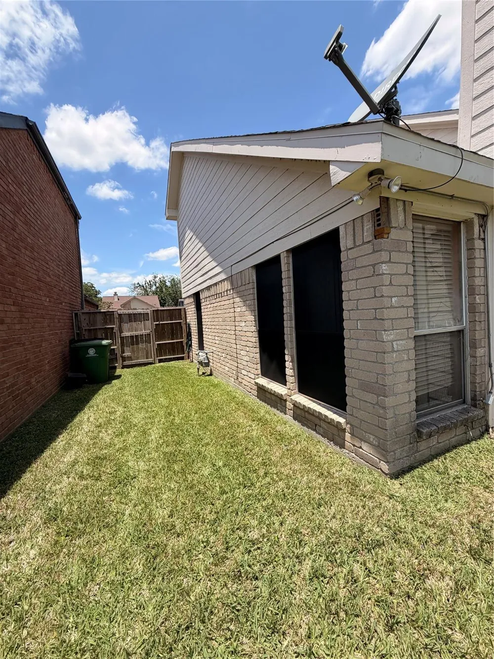 8518 Scenic Green Drive Houston, TX 77088