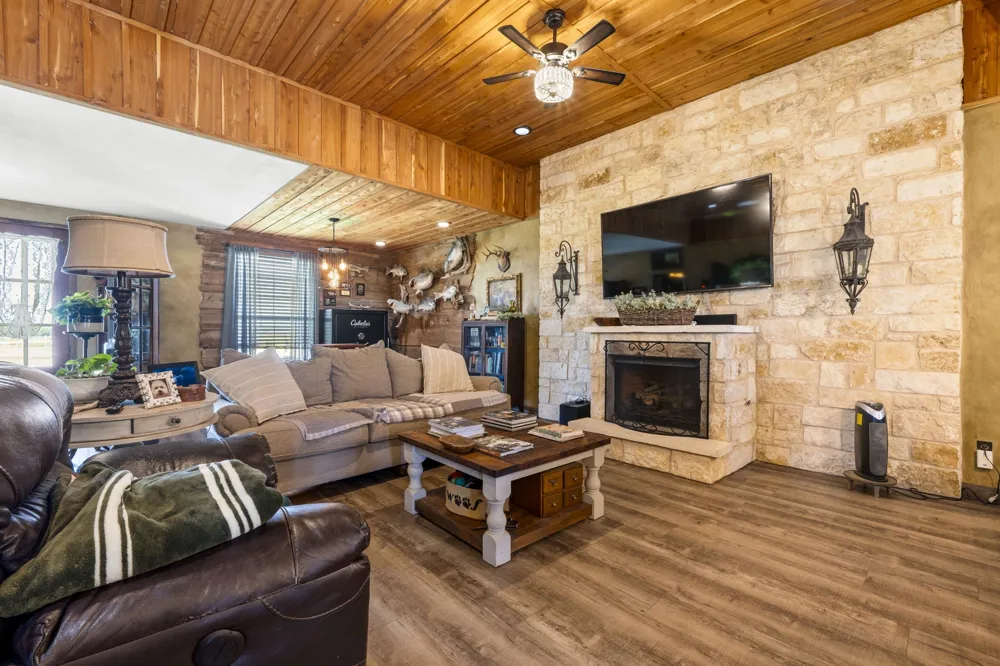 12102 Cedar Rock Parkway Crawford, TX 76638