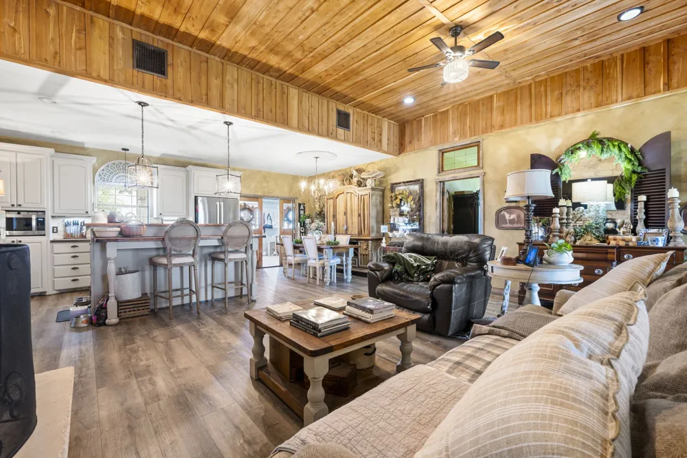 12102 Cedar Rock Parkway Crawford, TX 76638