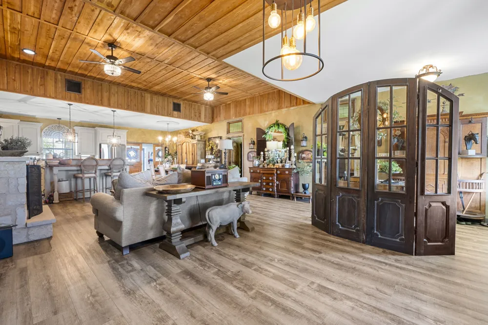12102 Cedar Rock Parkway Crawford, TX 76638