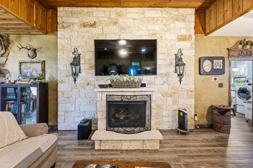 12102 Cedar Rock Parkway Crawford, TX 76638
