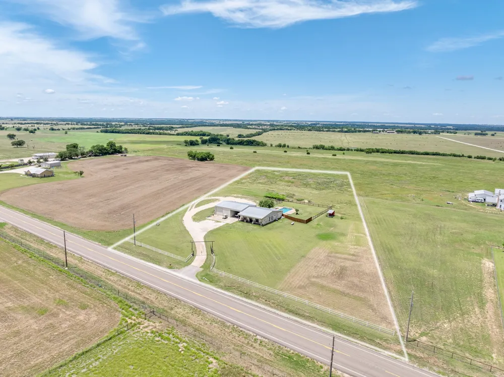 12102 Cedar Rock Parkway Crawford, TX 76638