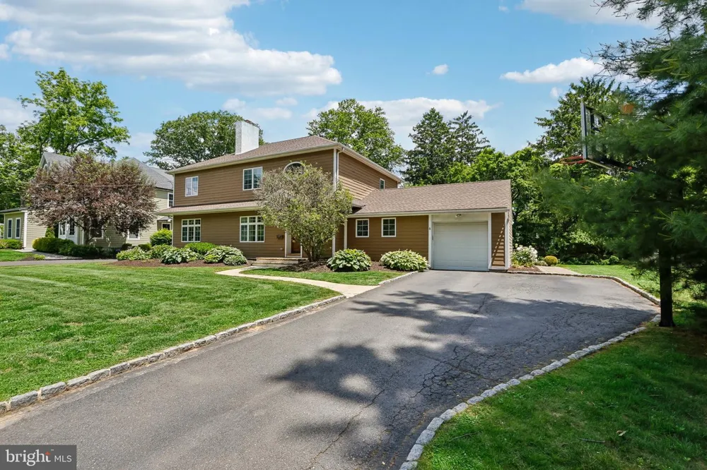 313 HALE STREET Pennington, NJ 08534
