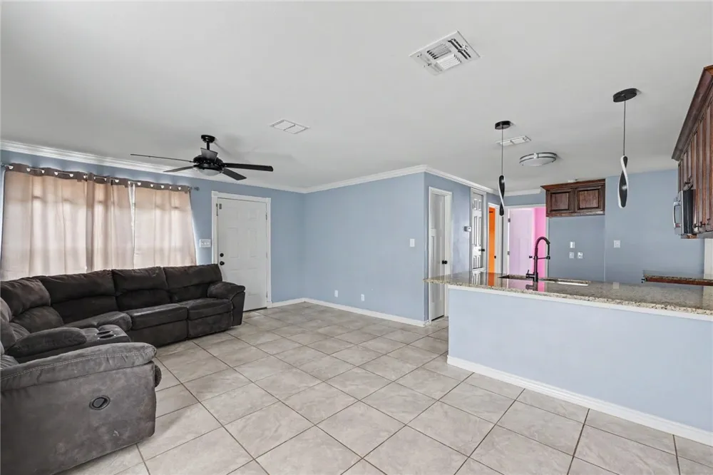 1445 Buenos Aires Street Corpus Christi, TX 78417