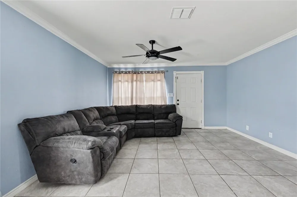 1445 Buenos Aires Street Corpus Christi, TX 78417