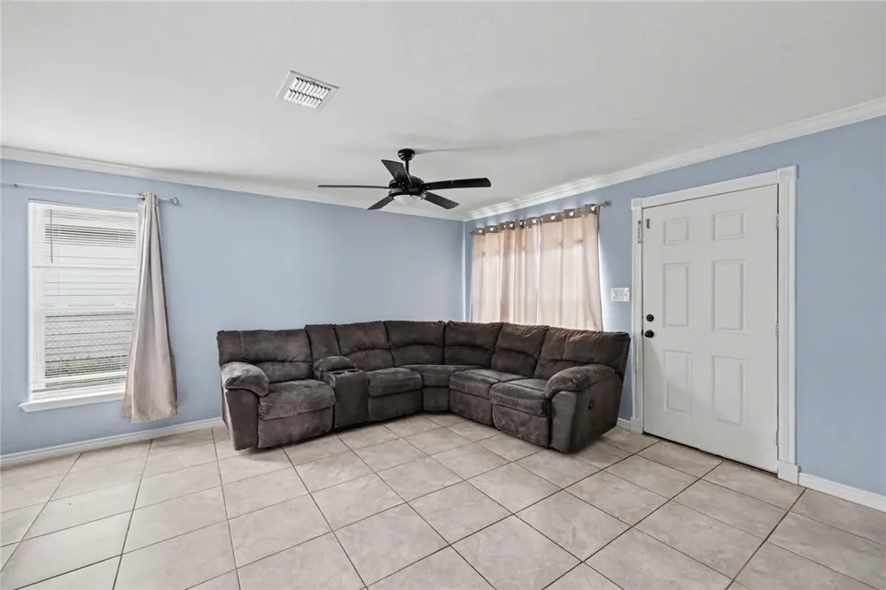 1445 Buenos Aires Street Corpus Christi, TX 78417