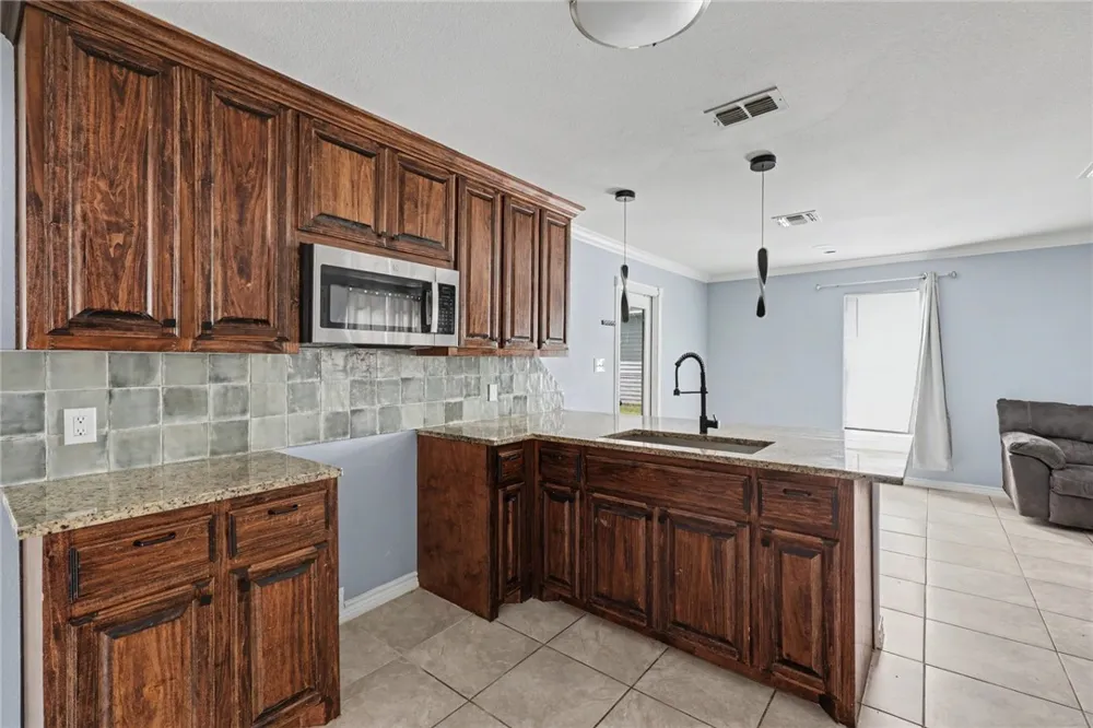 1445 Buenos Aires Street Corpus Christi, TX 78417
