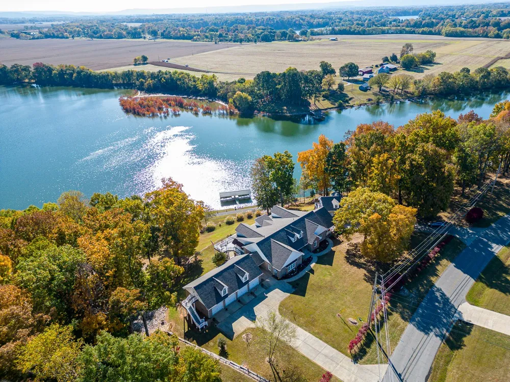 627 Eastbrook Rd Estill Springs, TN 37330