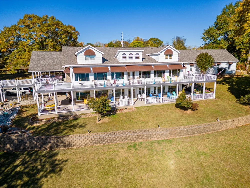 627 Eastbrook Rd Estill Springs, TN 37330