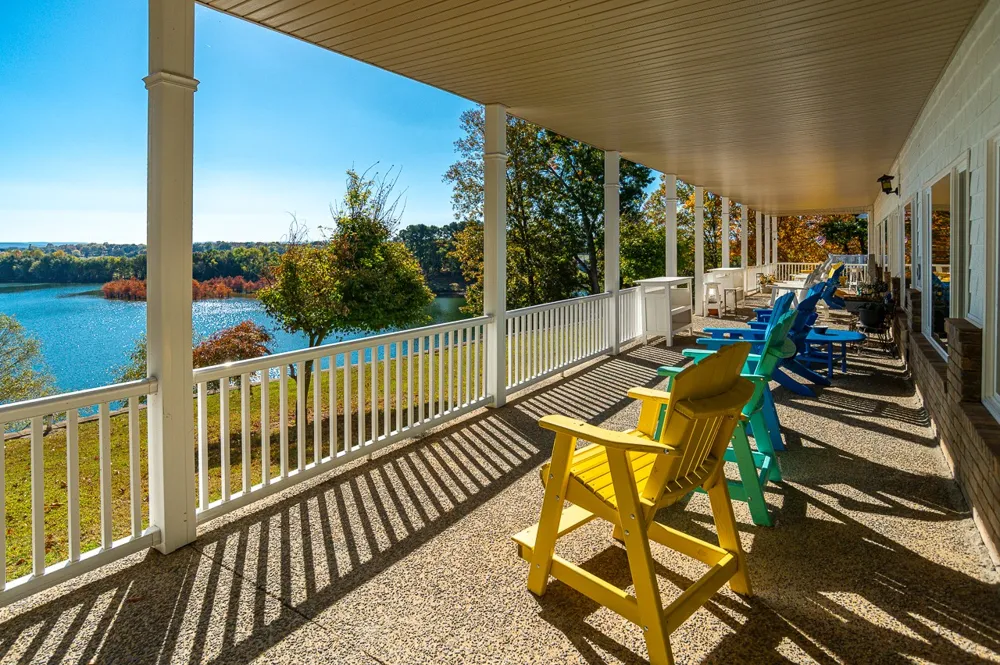 627 Eastbrook Rd Estill Springs, TN 37330