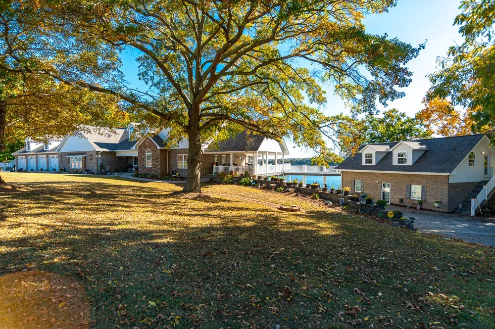 627 Eastbrook Rd Estill Springs, TN 37330