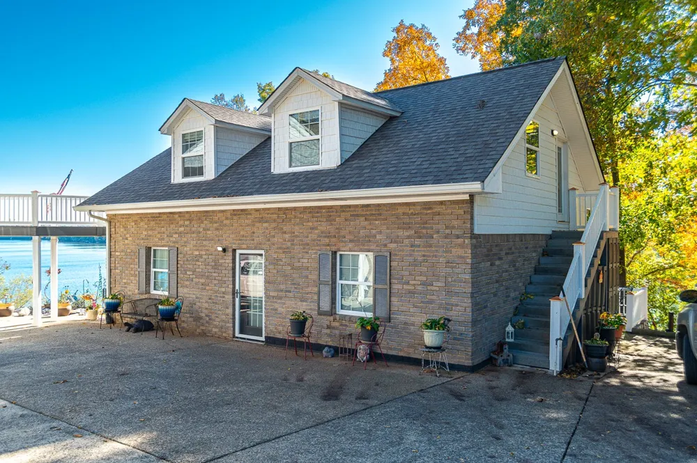627 Eastbrook Rd Estill Springs, TN 37330