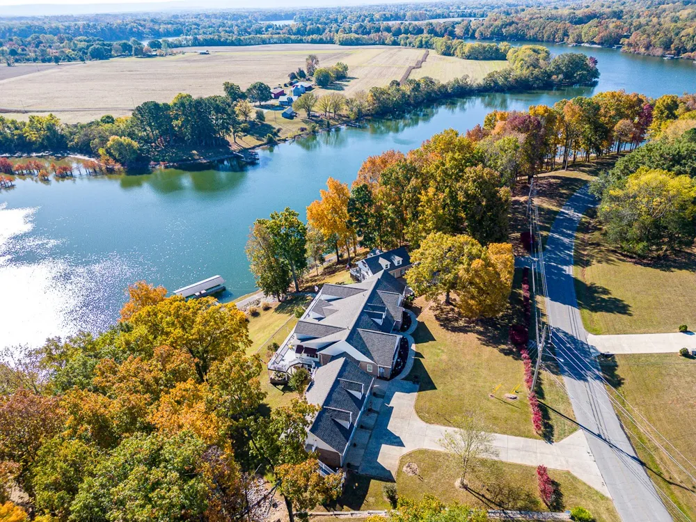 627 Eastbrook Rd Estill Springs, TN 37330