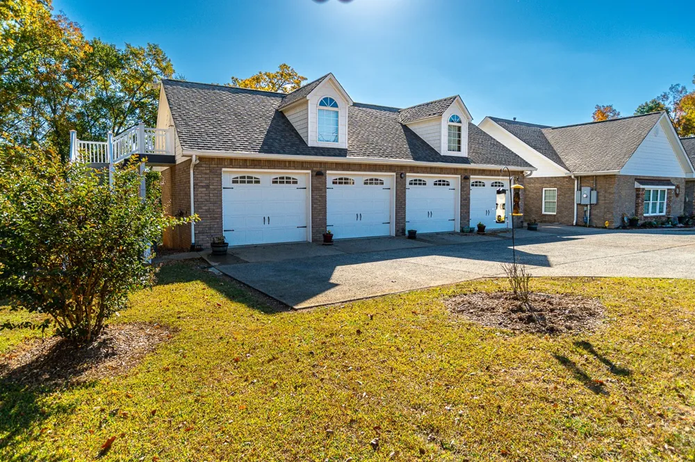 627 Eastbrook Rd Estill Springs, TN 37330