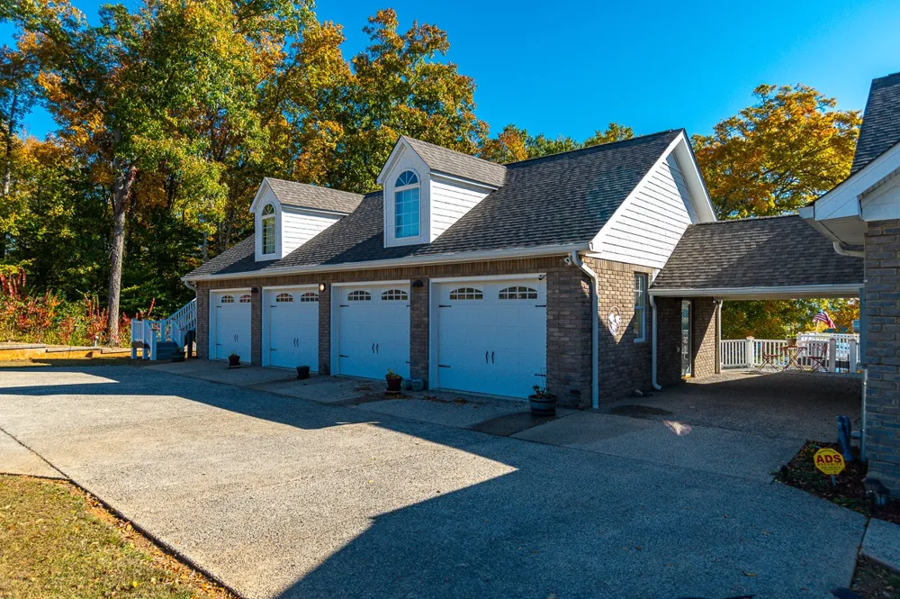 627 Eastbrook Rd Estill Springs, TN 37330