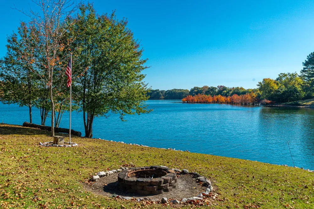 627 Eastbrook Rd Estill Springs, TN 37330